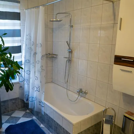 Bahnhof Apartment *
